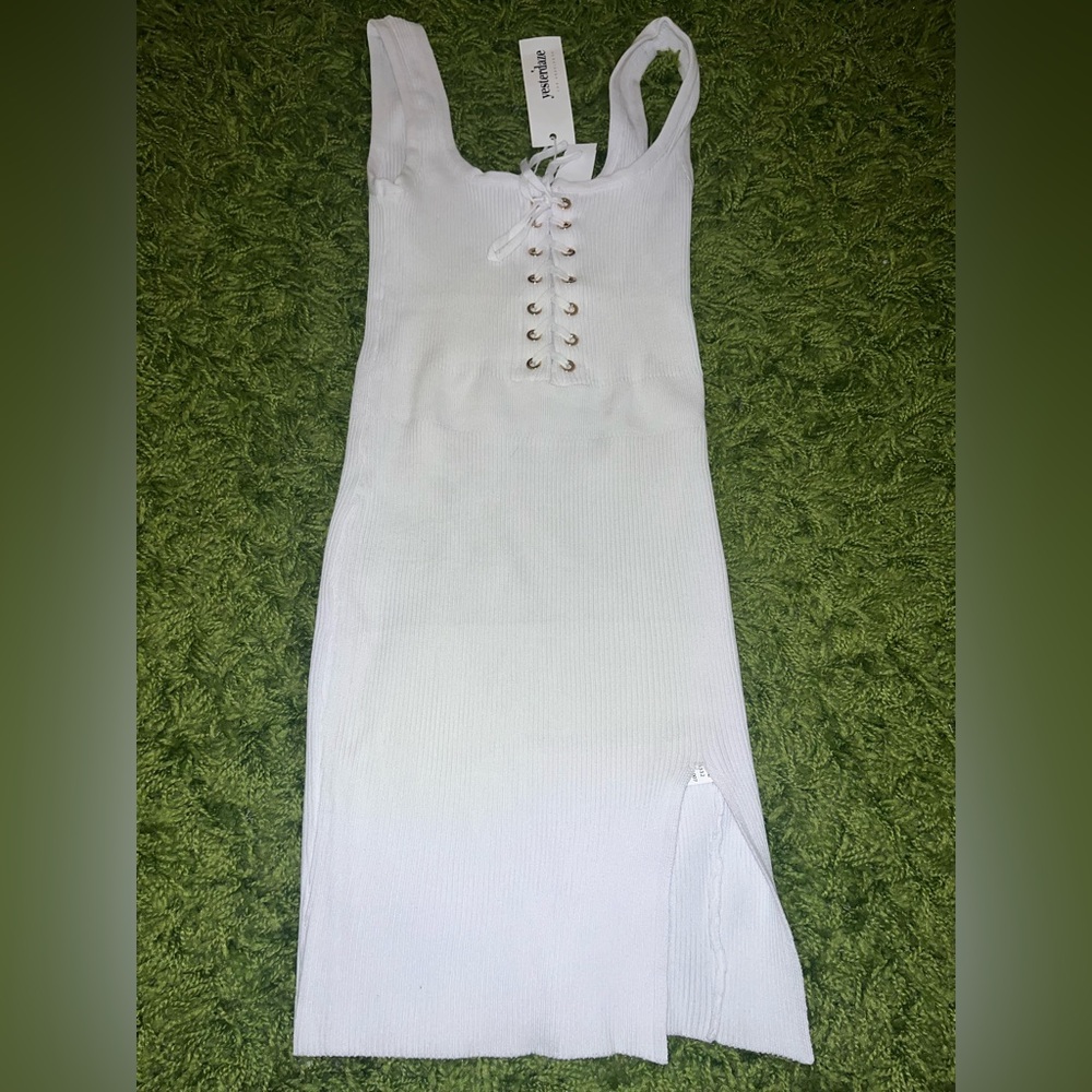 NWT Yesterdaze Sleeveless Dress